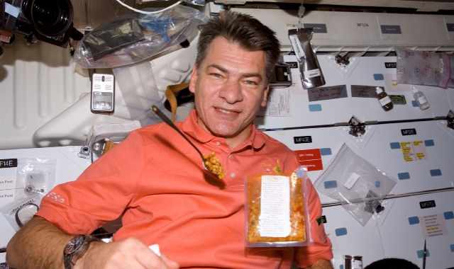 Il cibo per gli astronauti? Lo preparano a Bari. I pasti spaziali